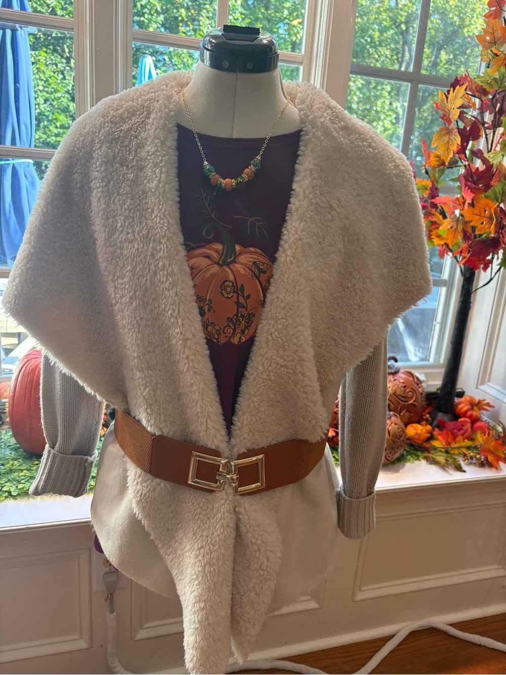 OH WOW! NWOT Sherpa/knit cardigan Dolce Cabo paired w/new shirt belt necklace M